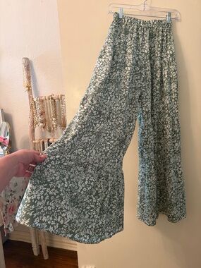Tiered bell pants in Green Floral